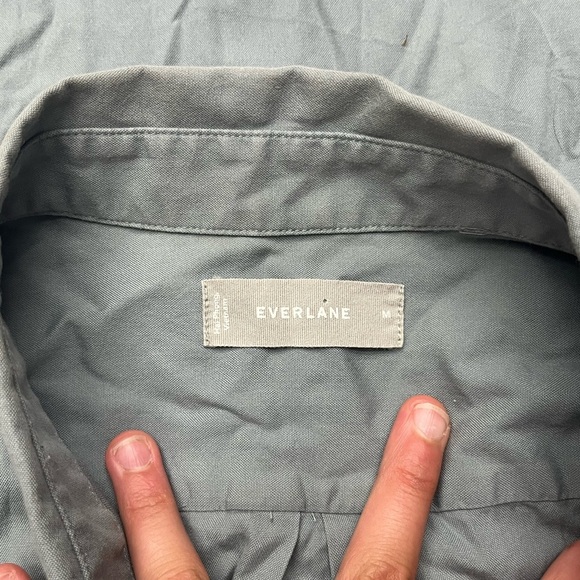 Everlane women’s boxy boyfriend button down shirt - Picture 3 of 4